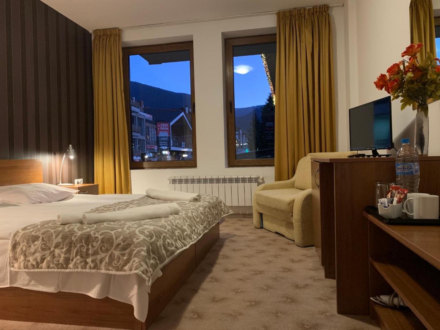 Granat Gondola Lift Apartments Bansko Exterior photo